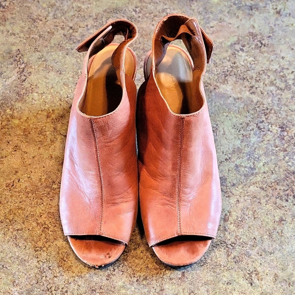 Womens 8.5 leather booties